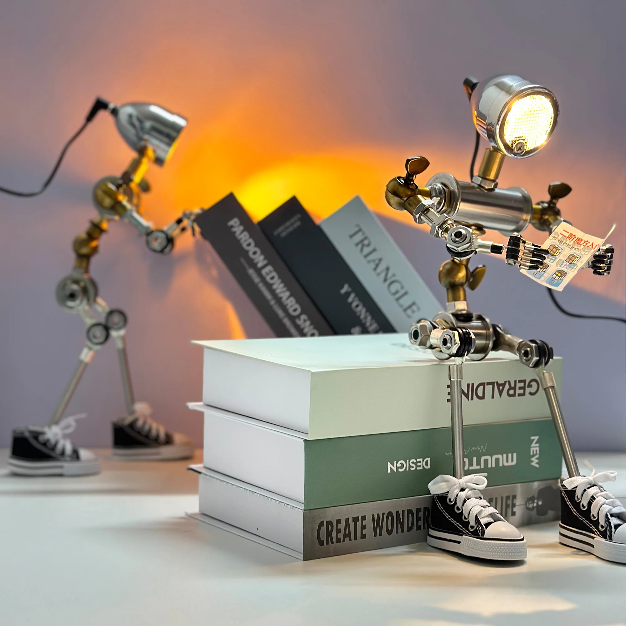 HD-19, 14''H, Robot-Shaped Cyberpunk Table Lamp Decor - Image 3